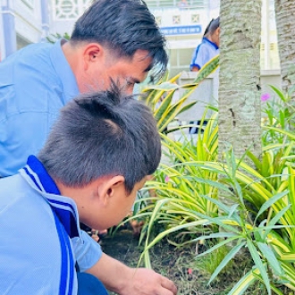 Hoạt động với học sinh