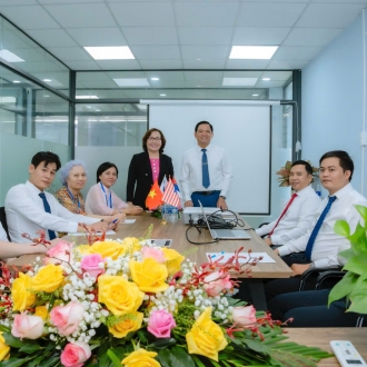 Hoạt động với giảng viên