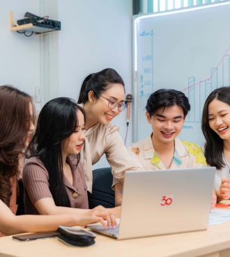 Hoạt động với xã hội, cộng đồng