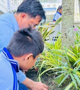 Hoạt động với học sinh