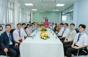 ĐẦU TƯ CHO GIÁO VIÊN, GIẢNG VIÊN